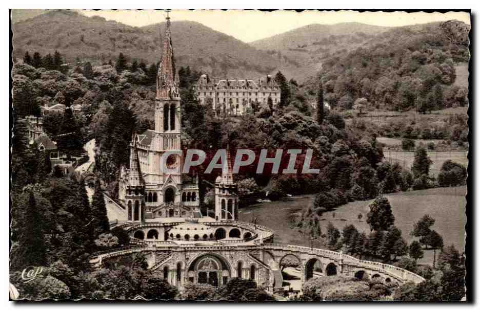 Lourdes CPA La basilique