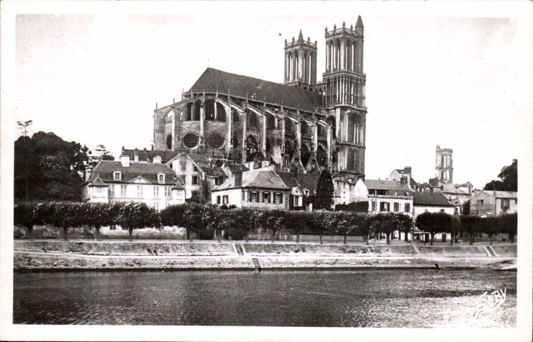 Mantes CPA La cathedrale
