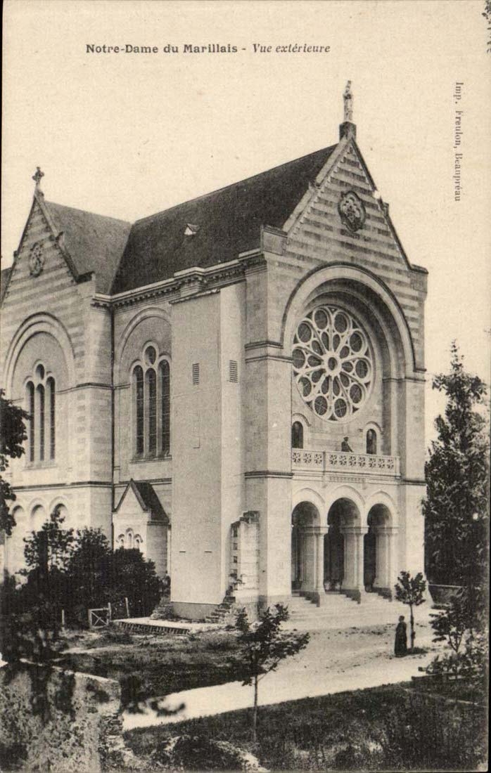 Notre DAme du Marillais CPA Vue exterieure