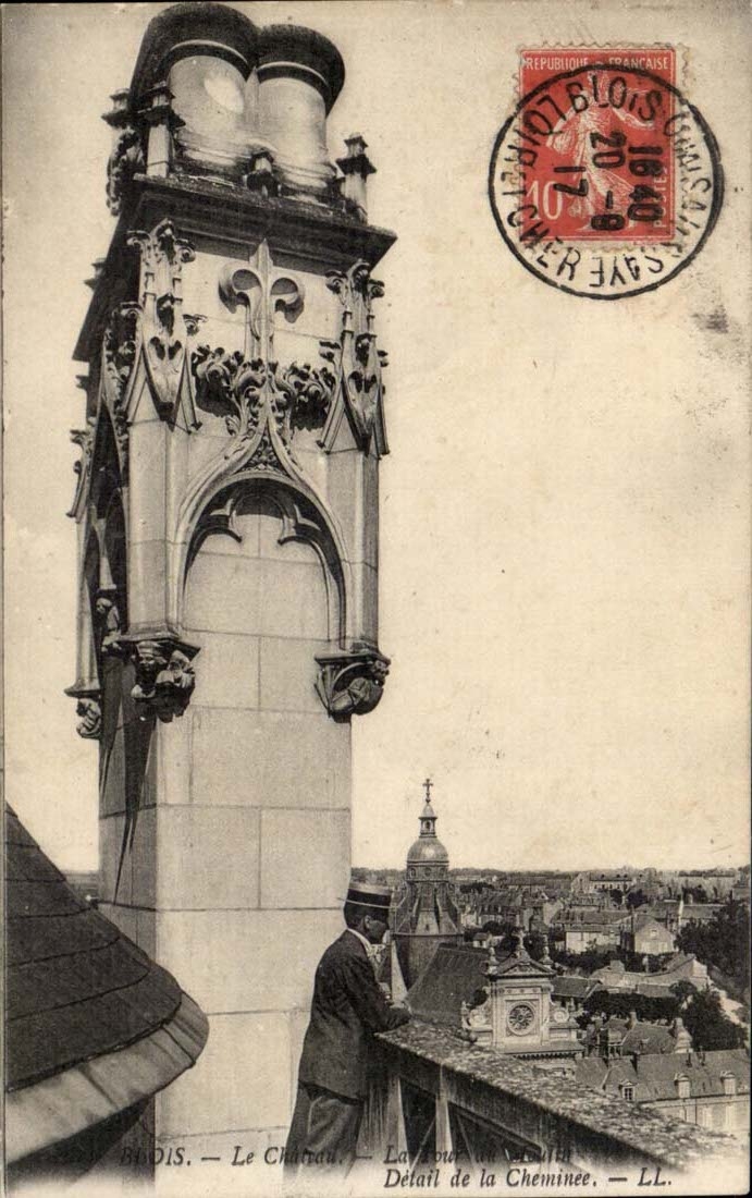 Blois CPA Le chateau DEtail de la cheminee