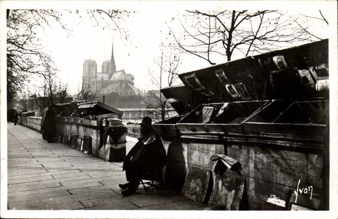 Paris CPA Les bouquinistes du Quai de la Tournelle (petits metiers)