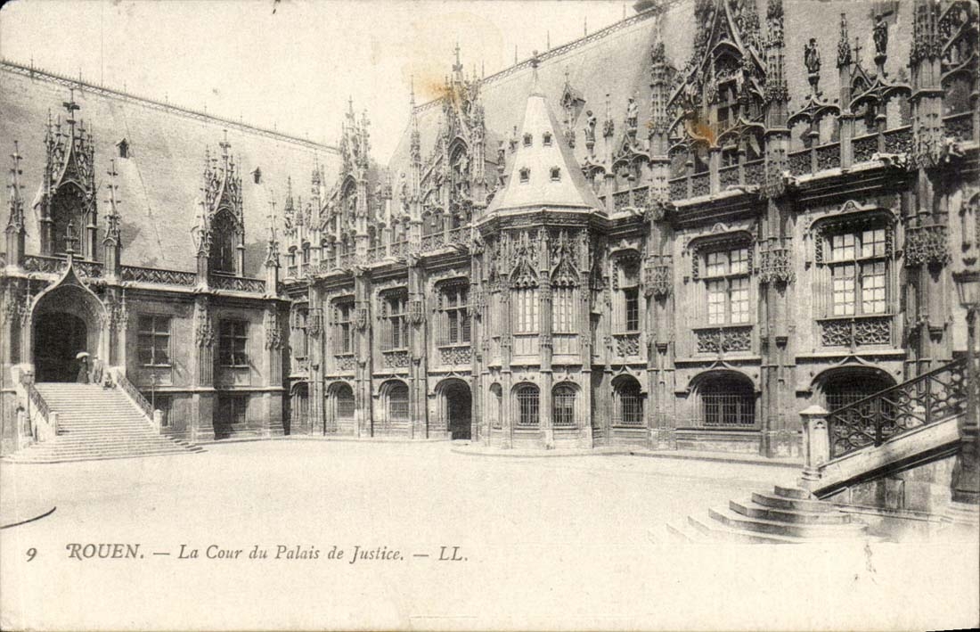 Rouen CPA La cour du palais de justice