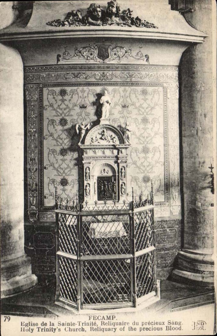 FEcamp CPA Eglise de la Sainte Trinite reliquaire du precieux sang 