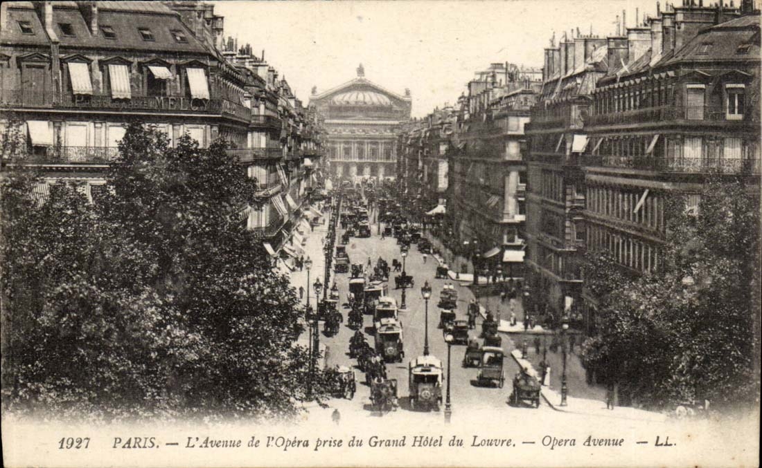Paris CPA l'avenue de l'opera prise du grand hotel du Louvre