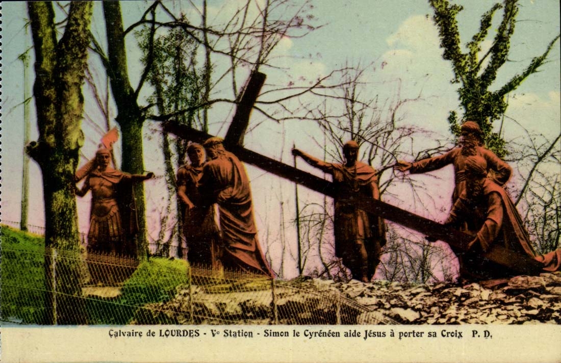 Calvaire de Lourdes CPA 5eme station Simon le Cyreneen aide Jesus a porter sa croix
