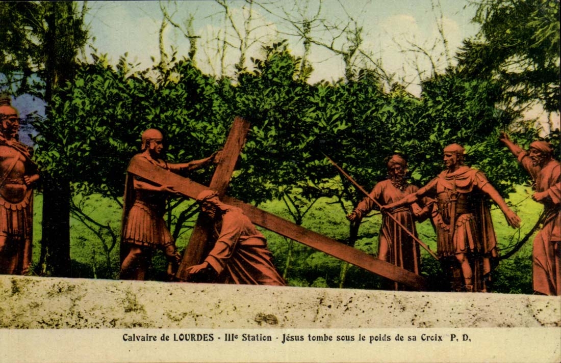 Calvaire de Lourdes CPA 3eme station Jesus tombe sous le poids de sa CRoix