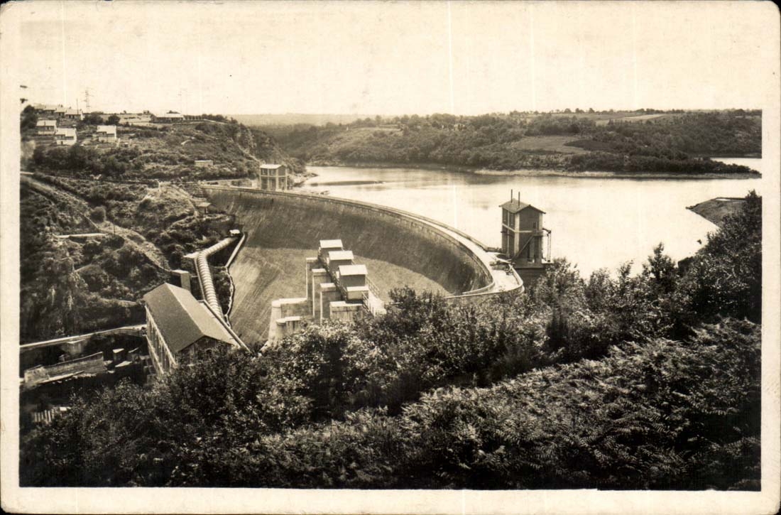 Barrage d'Éguzon — La Vallée de la Creuse et l'Usine — Éditeur Combier d'Éguzon, n°20