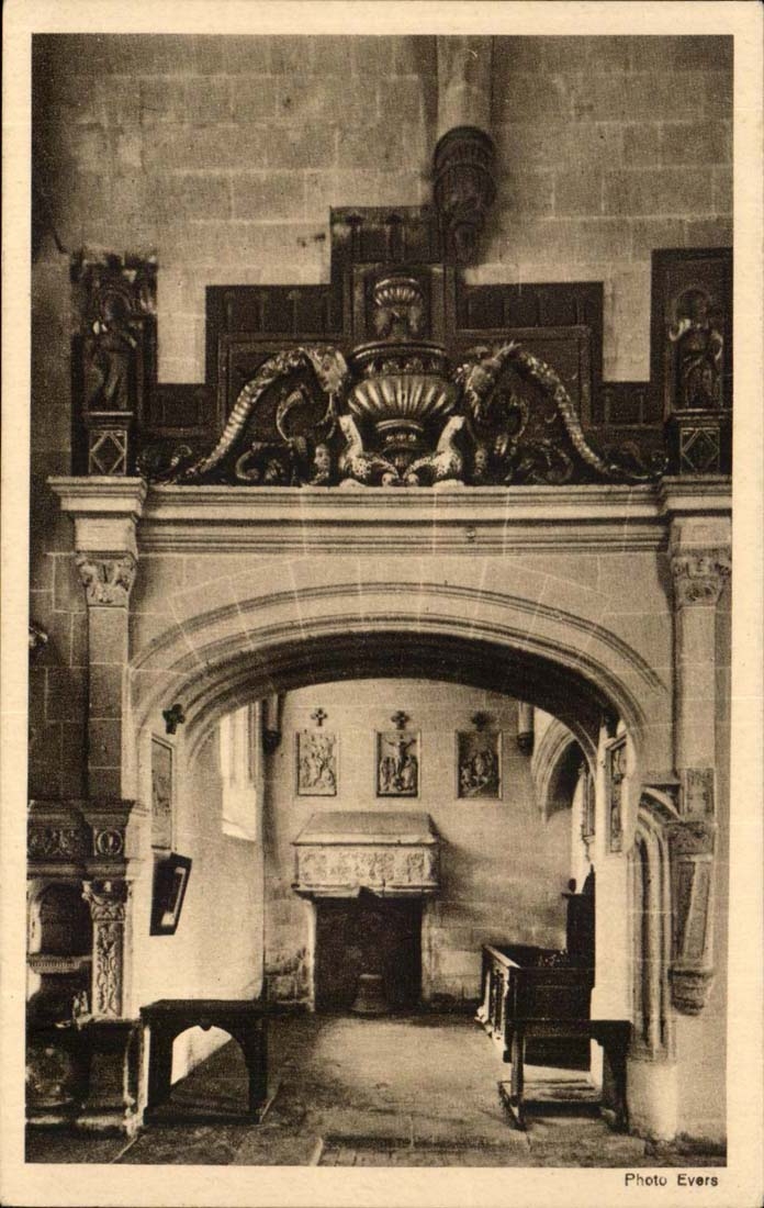 La Bourgonniere CPA Interieur de la chapelle L'oratoire
