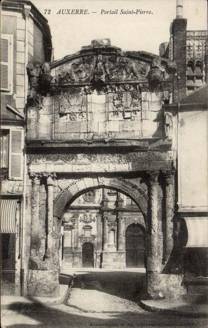 Auxerre — Portail Saint-Pierre — Arman-Caimus et fils, Librairie Méditerranéenne