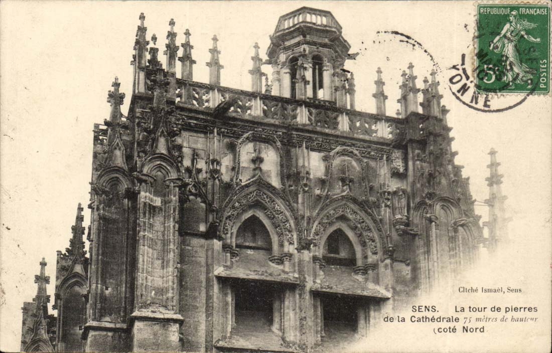 Sens — La tour de pierres de la Cathédrale (côté Nord) — Clitehé Ismaël, Sens