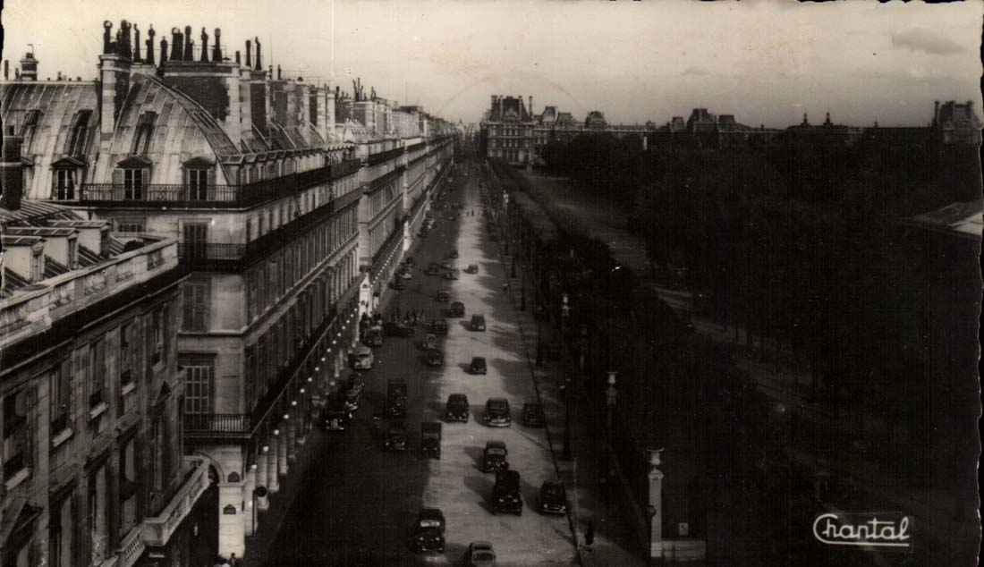 Paris CPA Rue de Rivoli et palais du Louvre