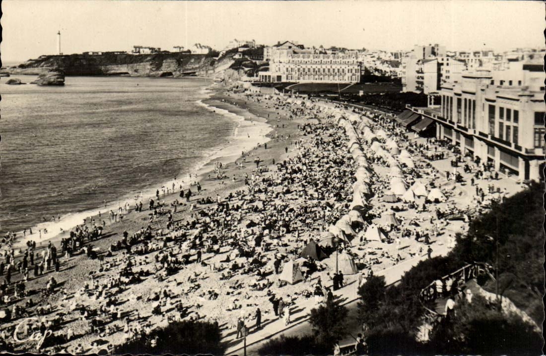 Biarritz — Vue générale de la Plage — CPAPHIL, Paris