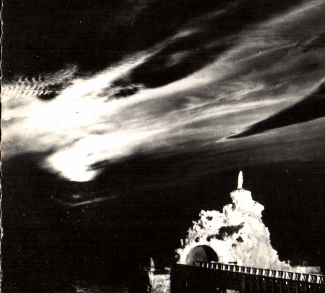 Biarritz — Le Rocher de la Vierge illuminé — L. Laville, Éditeur-Fabricant