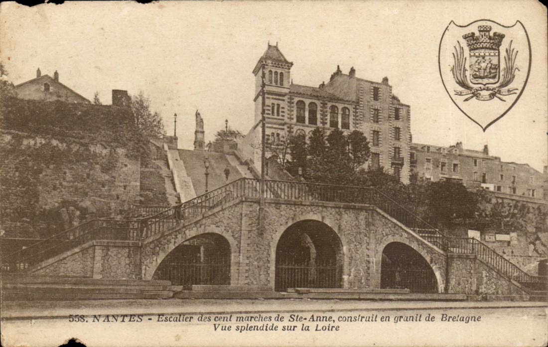Nantes CPA Escalier des cent marches de Ste Anne construit en granit de Bretagne Vue splendide sur la Loire