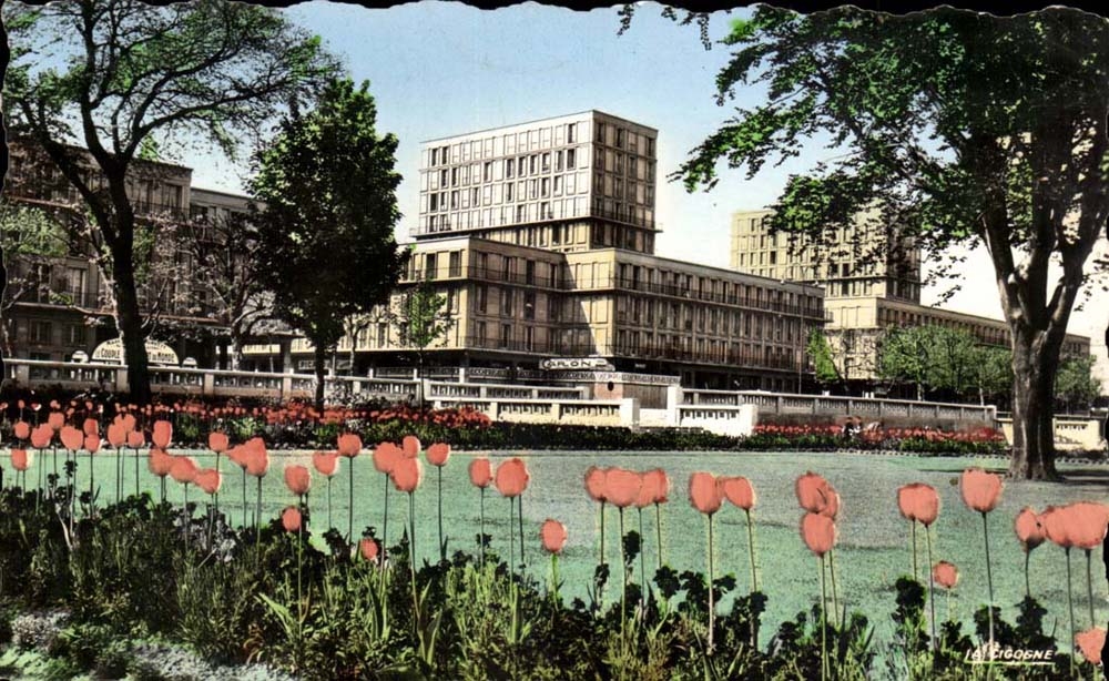Le Havre CPA Jardins de l'hotel de ville 