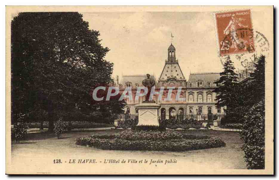 Le Havre CPA L'hotel de ville et le jardin public