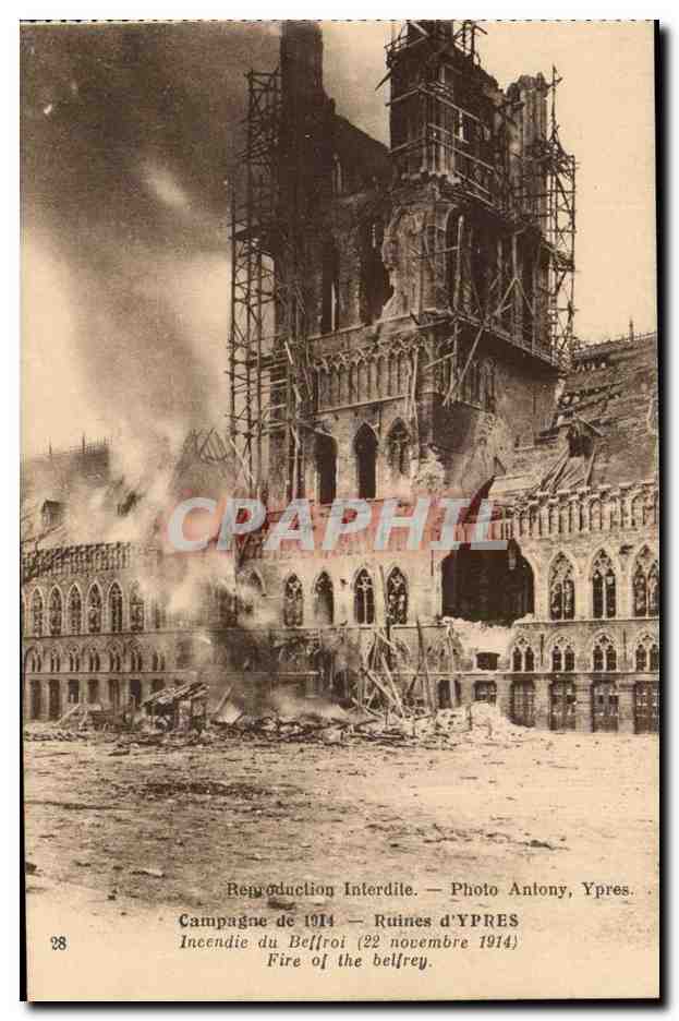 Belgique Belgie Ypres CPA CAmpagne de 1914 Ruines incendie du beffroi (22 novembre 1914)