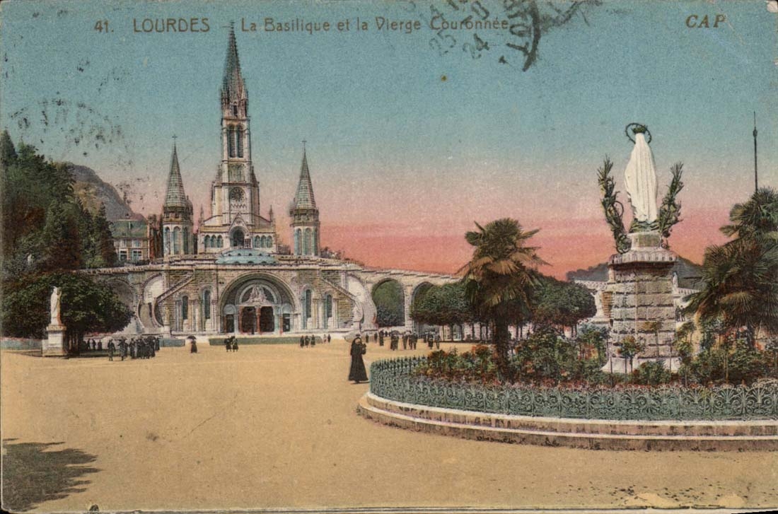 Lourdes CPA La basilique et la vierge couronnee