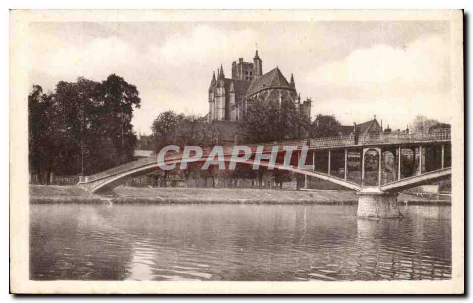 Auxerre CPA La passerelle et la cathedrale