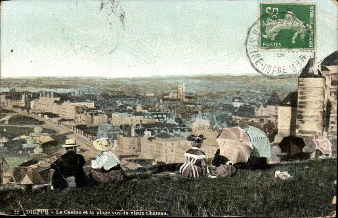 Dieppe CPA Le casino et la plage vus du vieux chateau