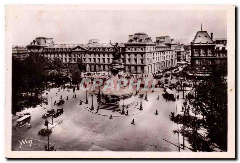 Paris CPA place de la Republique