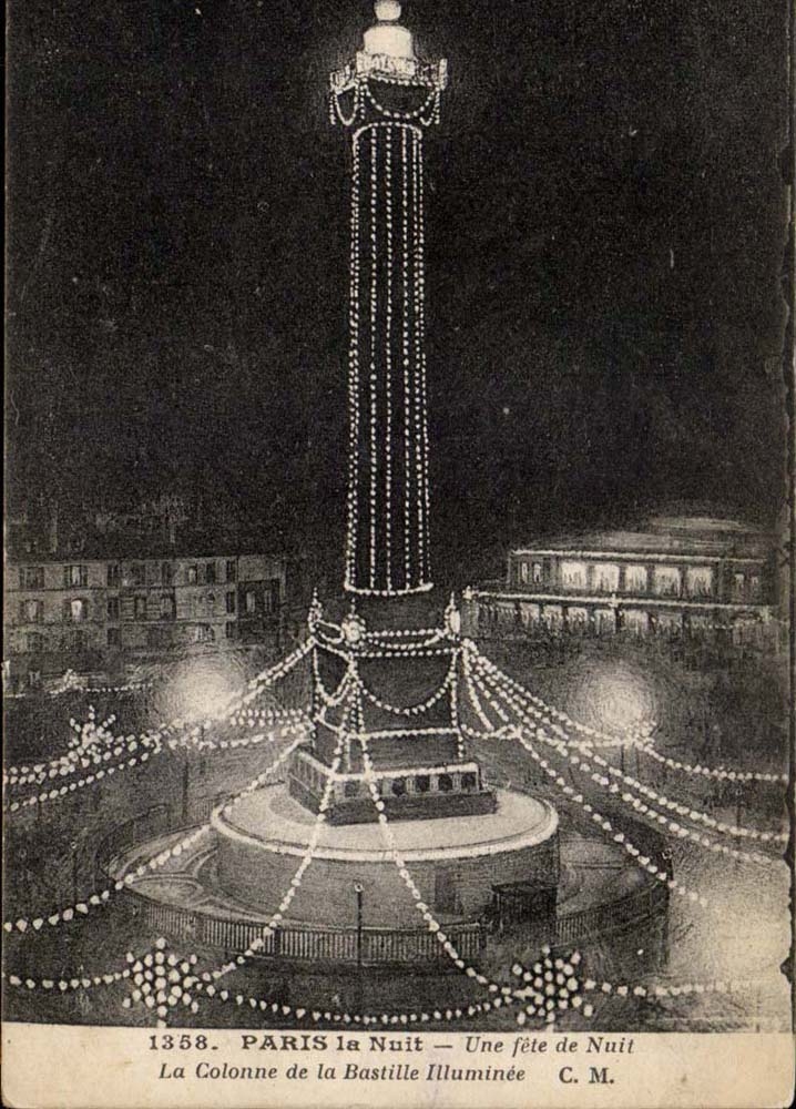 Paris la nuit CPA Une fete de nuit La colonne de la Bastille illuminee