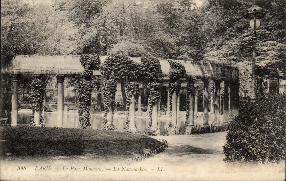 Paris CPA Le parc Monceau La Naumache