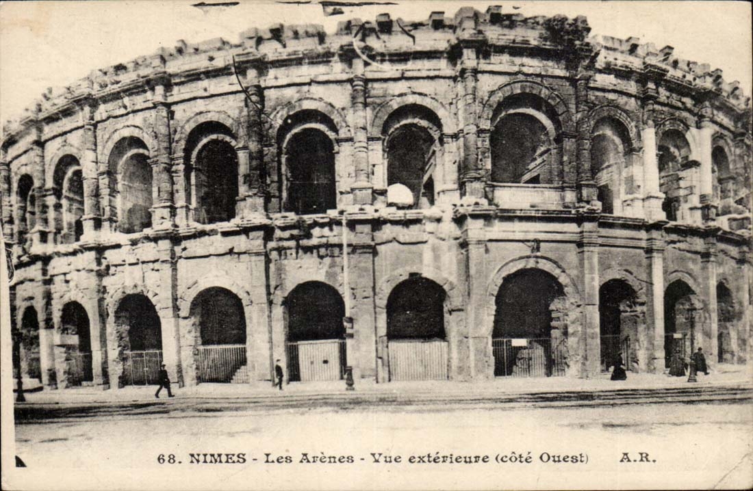 Nîmes - Les Arènes - Vue extérieure (côté Ouest) — A.R. n°68
