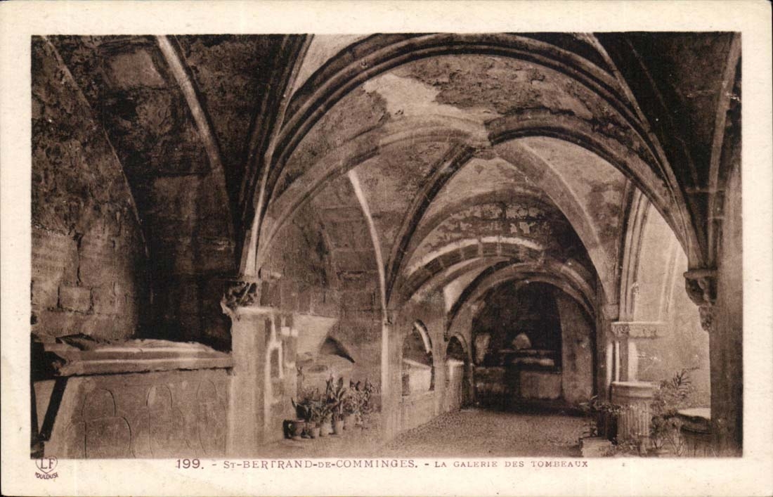 Saint Bertrand de Comminges CPA La galerie des tombeaux