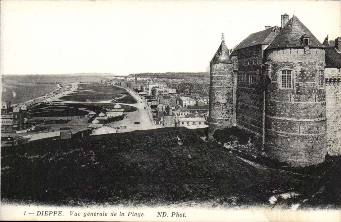 Dieppe CPA Vue generale de la plage