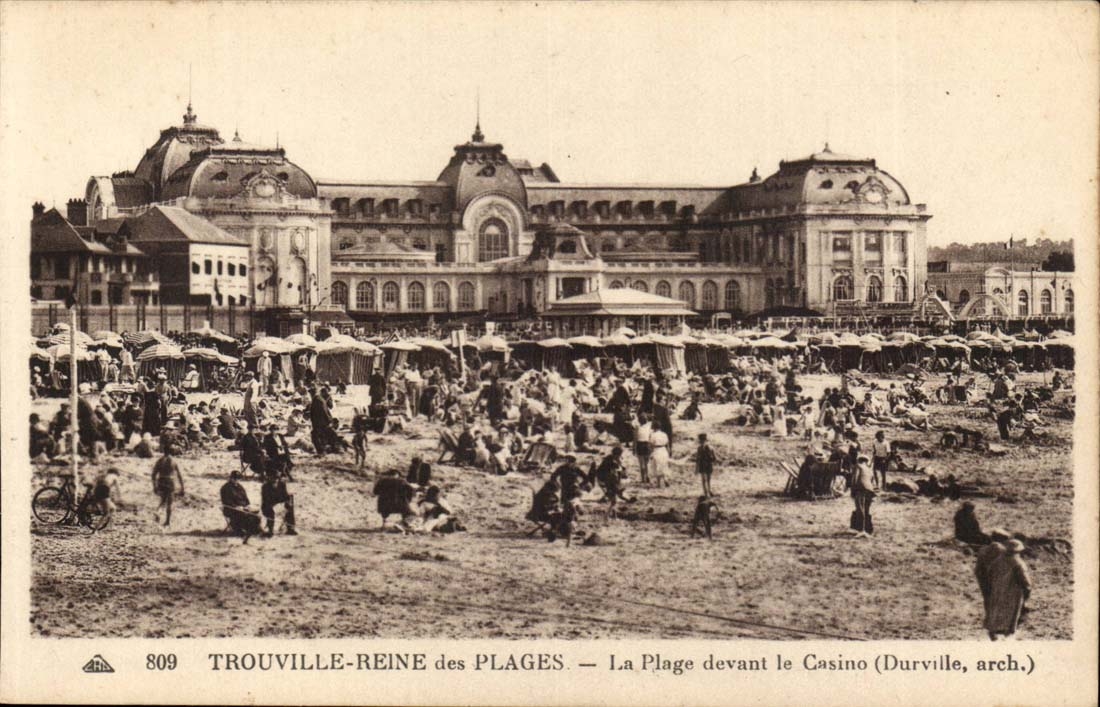 trouville reine des plages CPA La plage devant le casino (Durville)