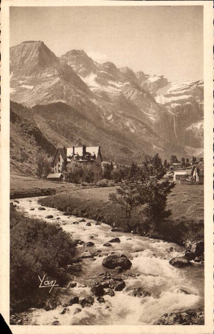 Gavarnie CPA Le Gave et l'hotel du Vignemale