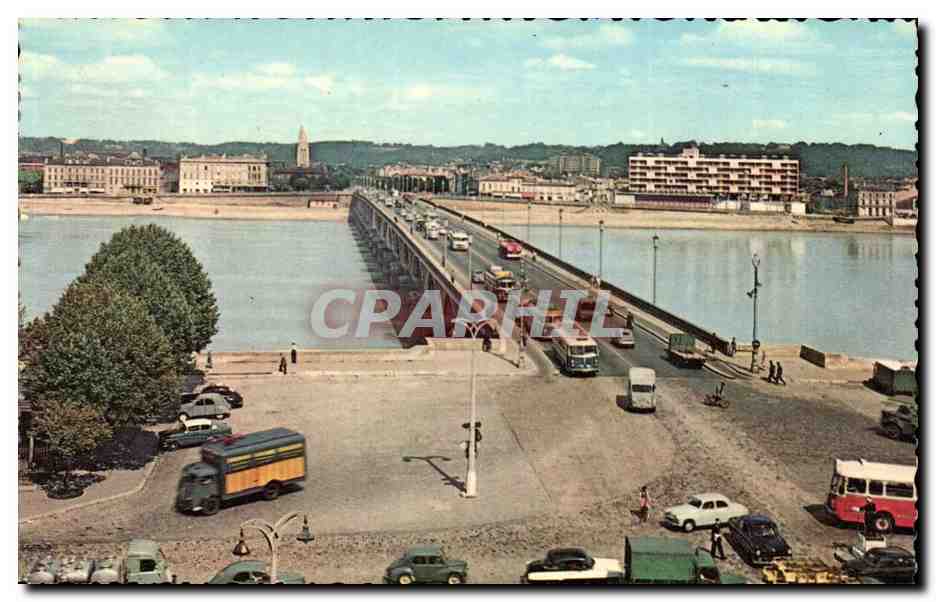 Bordeaux CPA Le pont sur la GAronne Vue sur la Bastide
