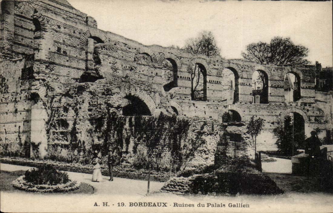 Bordeaux CPA Ruines du palais Gallien