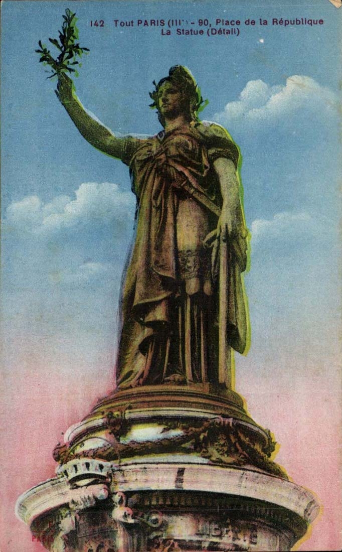 Tout Paris CPA Place de la Republique La statue (detail)