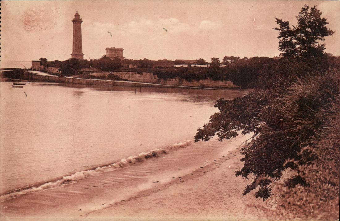 Phare de Vallières — Environs de Royan — Édition artistique B. Bugeon, rue des Mérignac, La Touloule