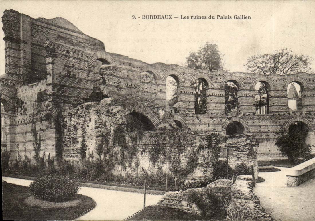 Bordeaux CPA Les ruines du Palais Gallien