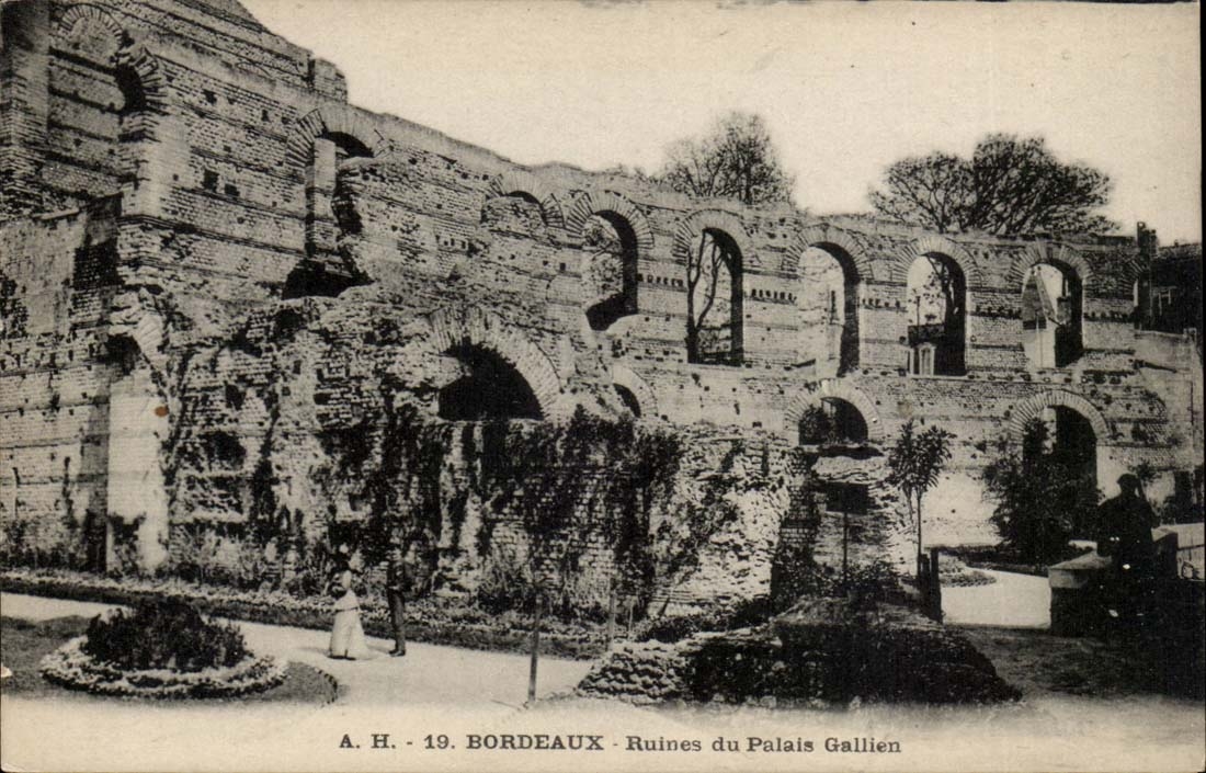 Bordeaux CPA Ruines du palais Gallien