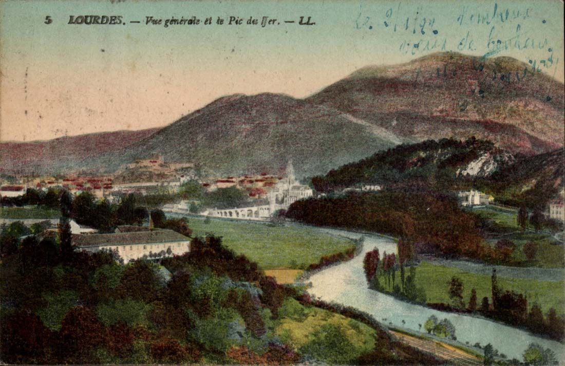 Lourdes CPA Vue generale et le pic de Jer