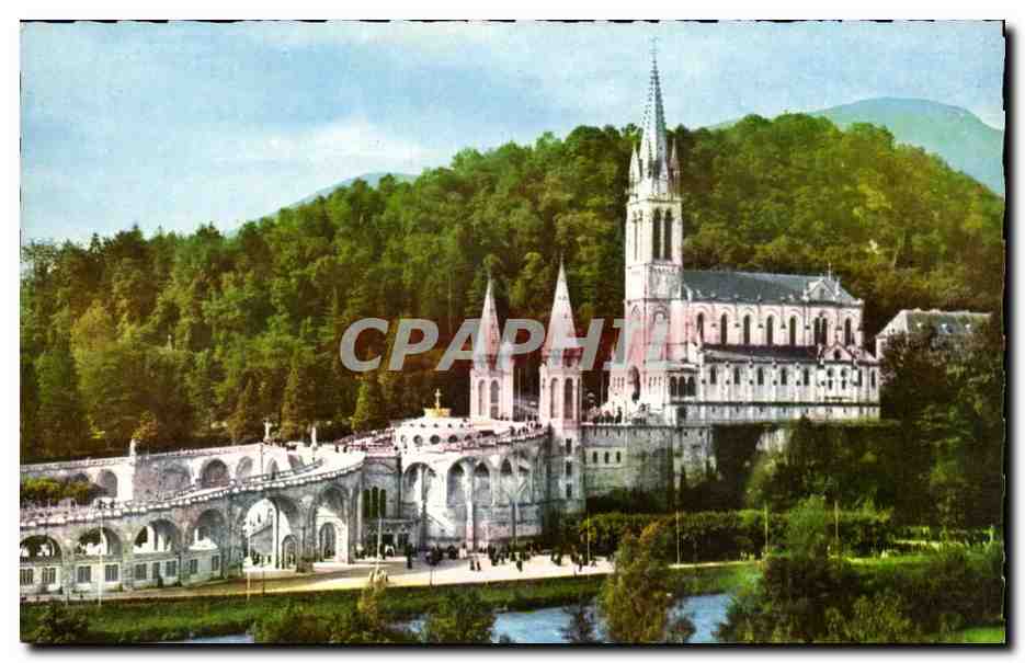 Lourdes CPM La basilique et le calvaire