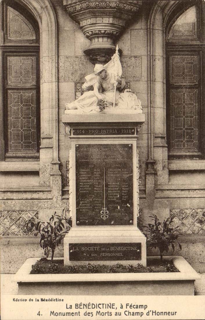 Le Benedictine a FEcamp CPA Monument des morts au champ d'honneur