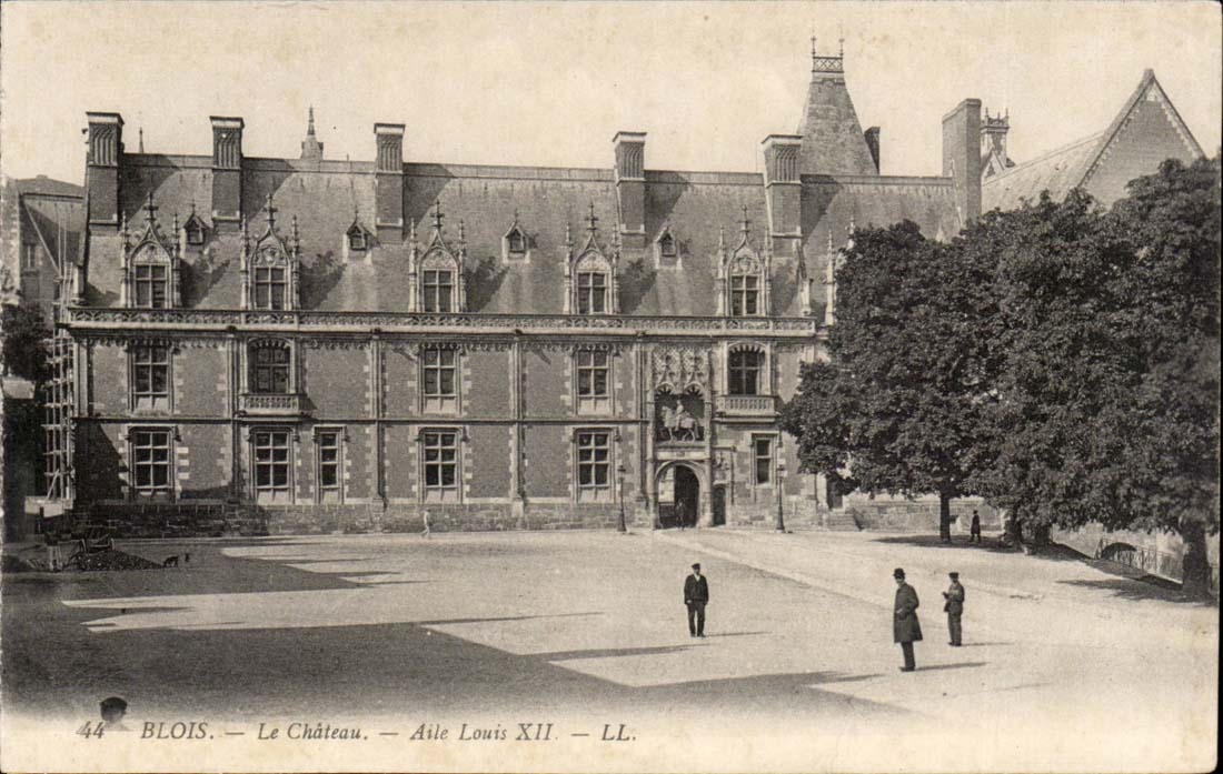 Blois CPA Le chateau Aile Louis XII