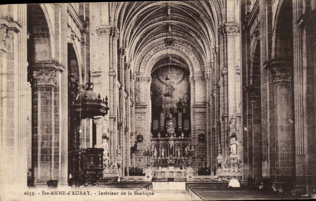 Saint Anne d'Auray CPA Interieur de la basilique 