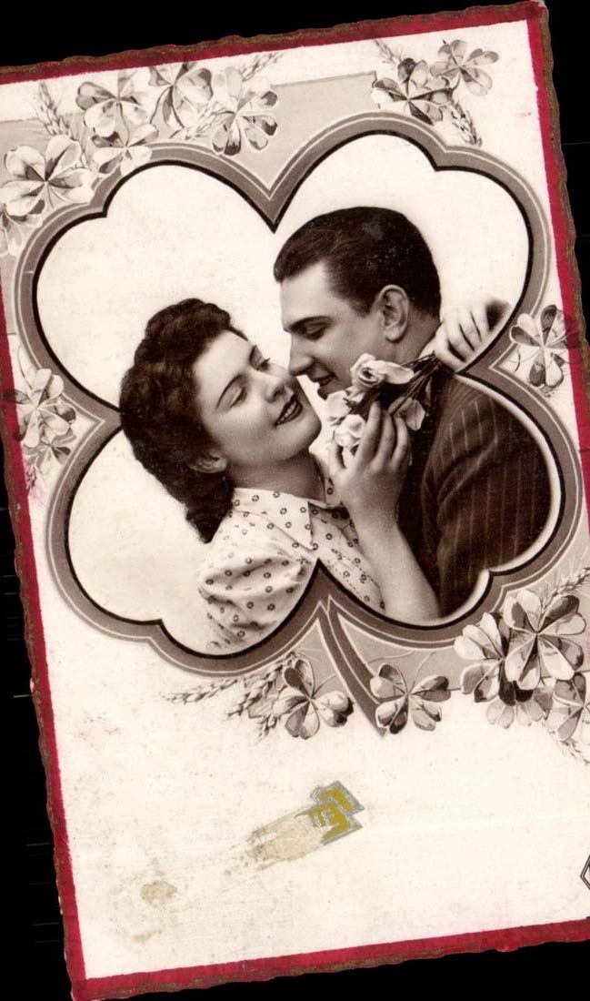 Couple amoureux — décor de trèfles — éditeur P.F. Paris
