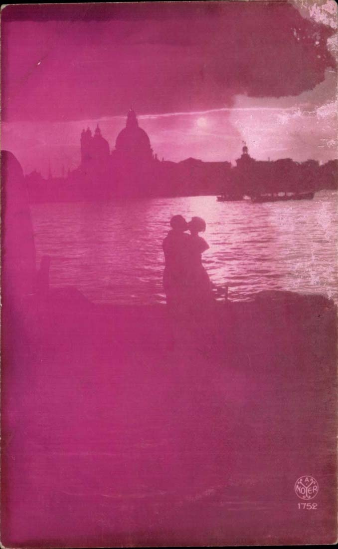 Vénus — couple enlacé au bord d'un canal — éditeur N. A. N. Noier, n° 1752