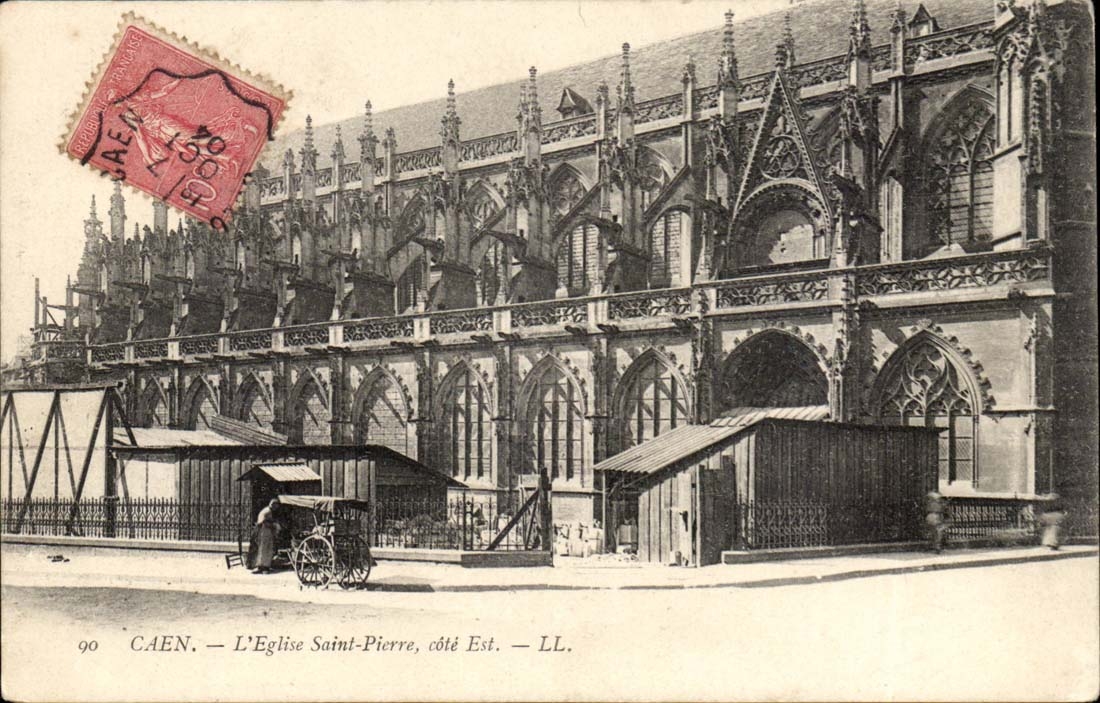 Caen CPA L'eglise Saint Pierre cote Est
