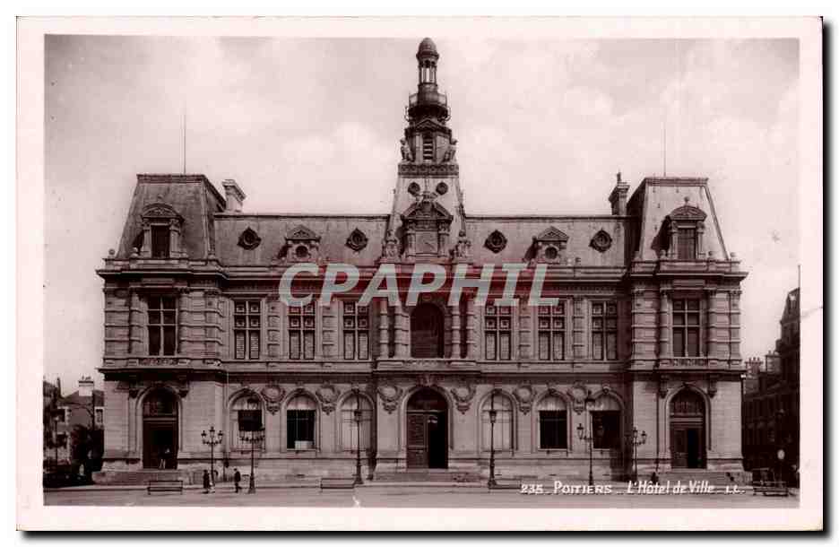 Poitiers - L'Hôtel de Ville - C.P.A.P.H.I.L. n°235