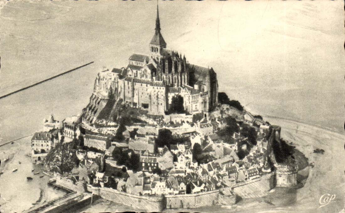 Mont Saint-Michel — vue aérienne — Cie des Arts Photographiques, Paris