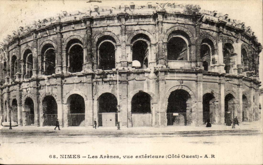 Nîmes — Les Arènes, vue extérieure (Côté Ouest) — A.R. n°68