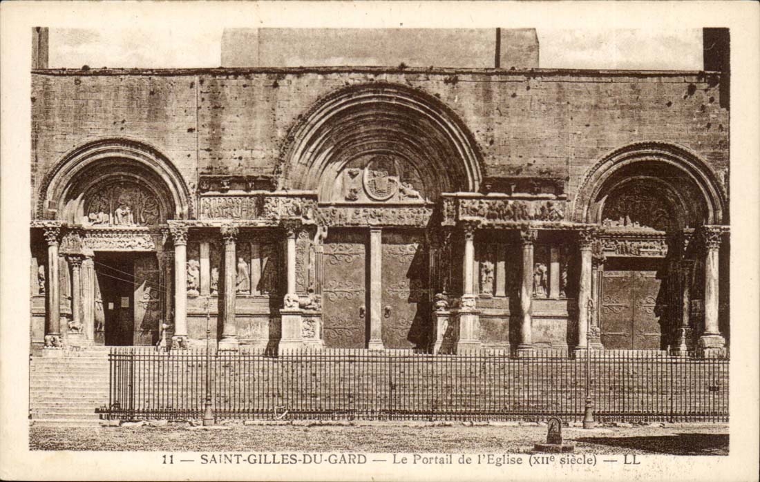 Saint Gilles - Le Portail de l'Eglise XII siecle - CPA 